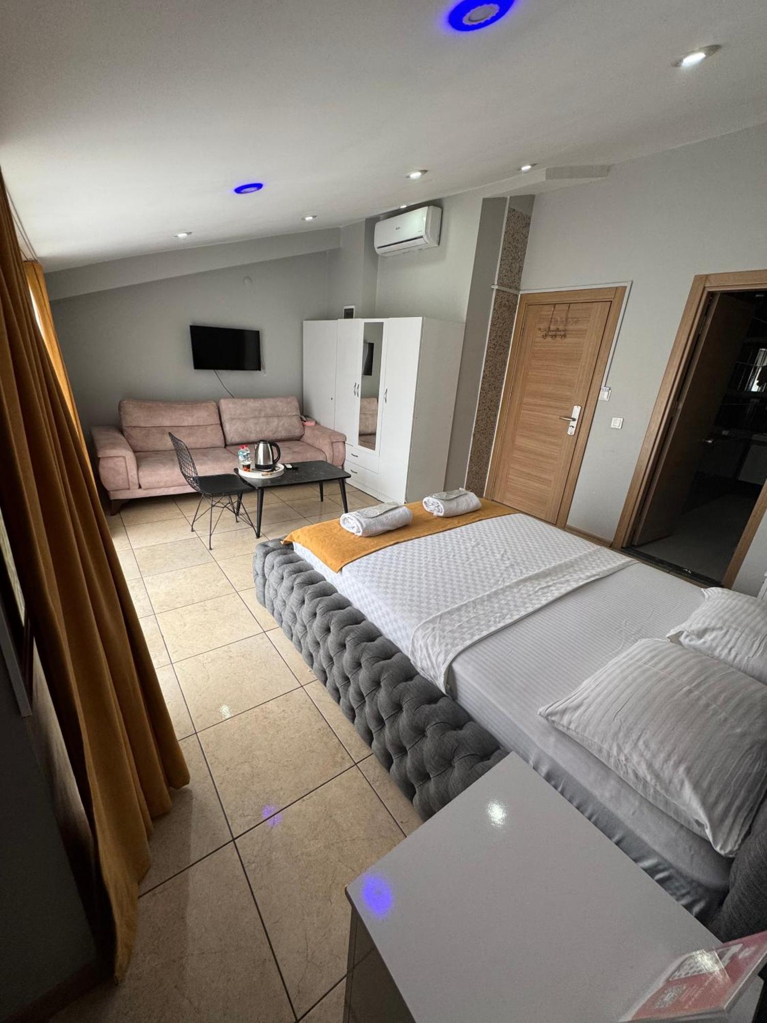 Esen Life Hotel Istanbul Bagian luar foto