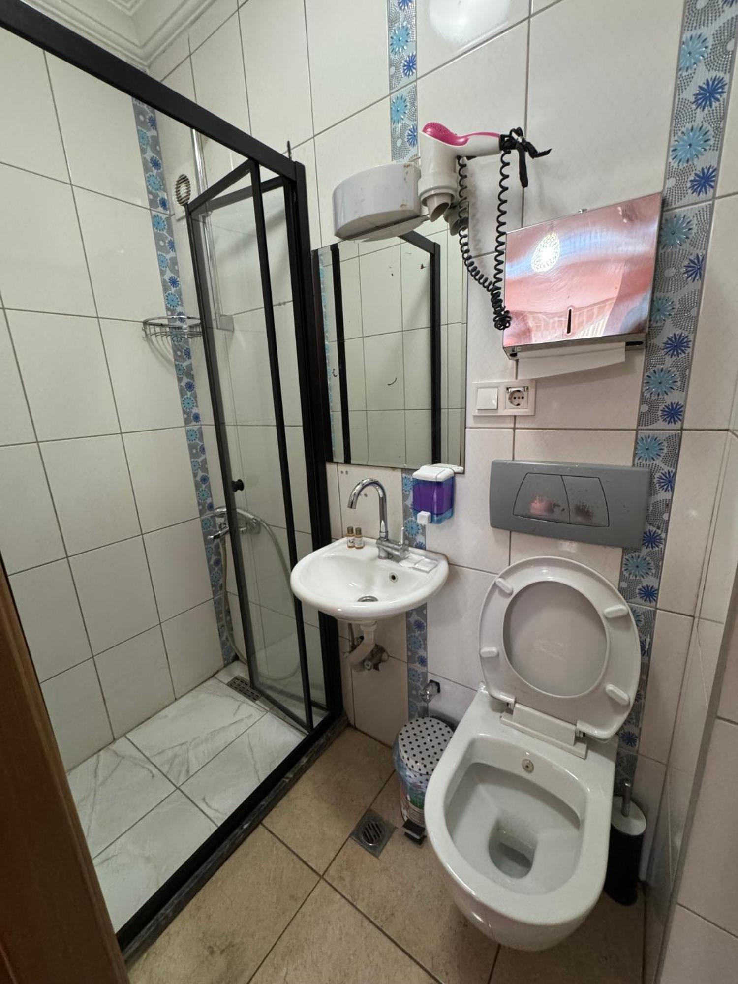 Esen Life Hotel Istanbul Bagian luar foto